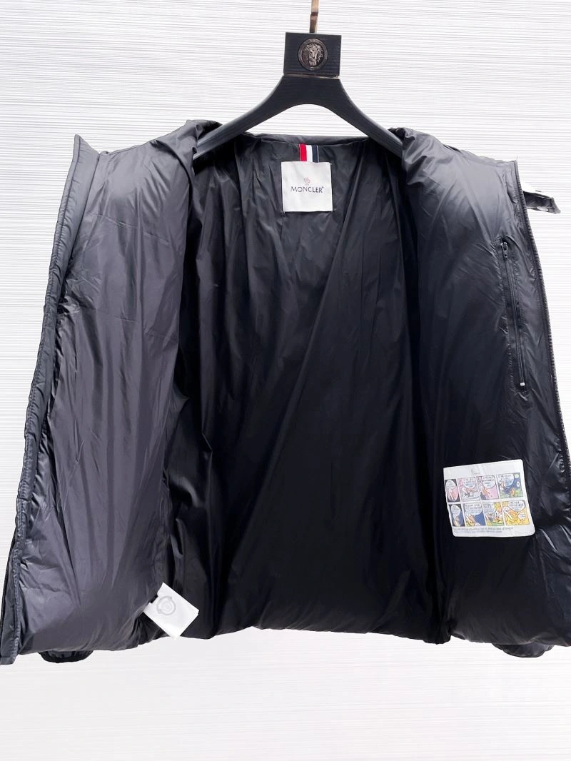 Moncler Down Jackets Vibrant 144199