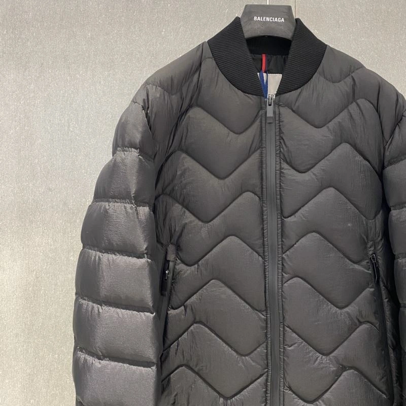 Moncler Down Jackets EasyMatch 144198
