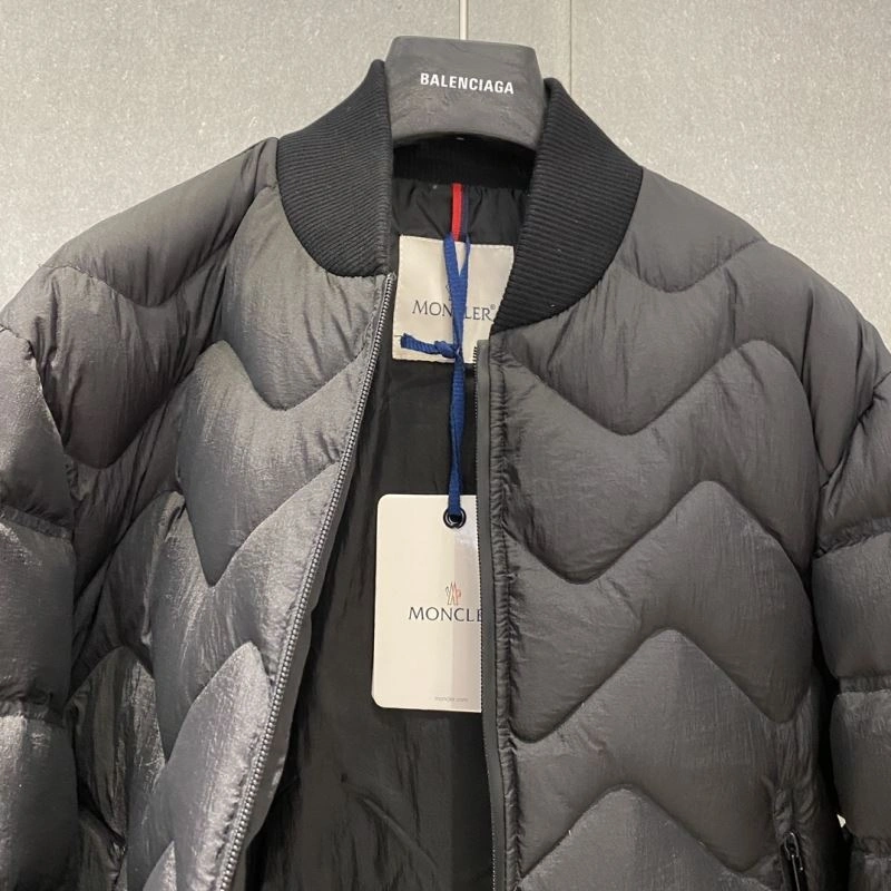 Moncler Down Jackets EasyMatch 144198