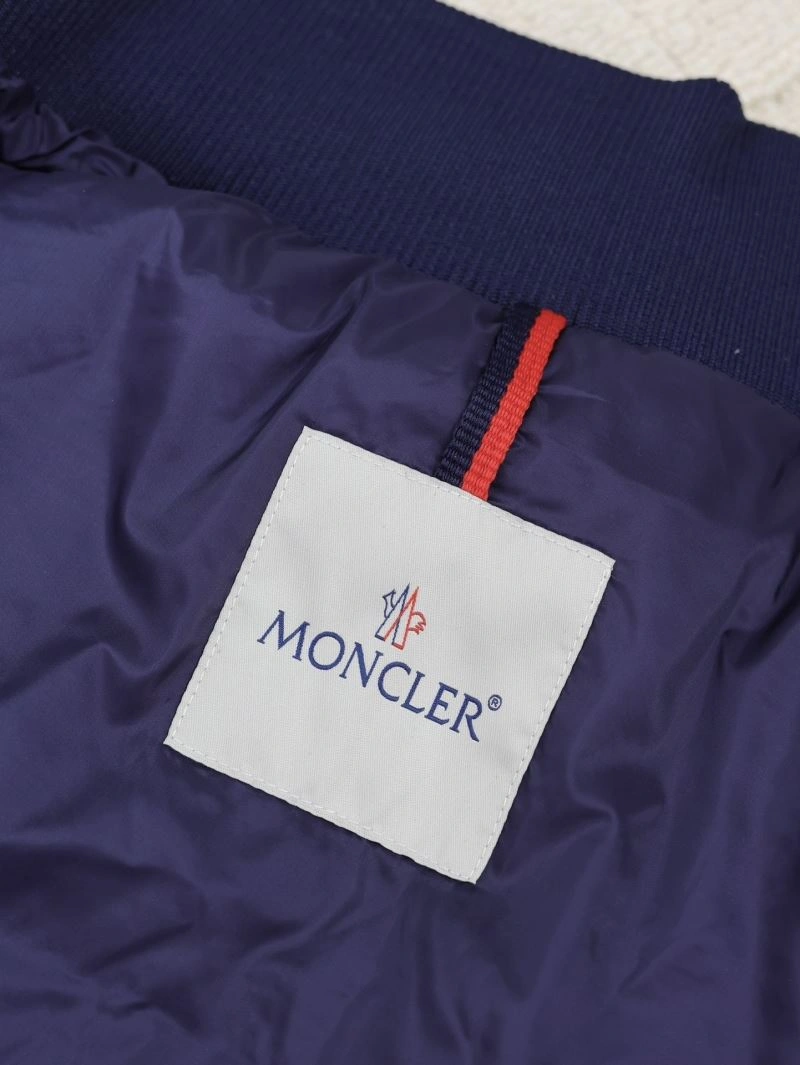 Moncler Down Jackets Classic 144197