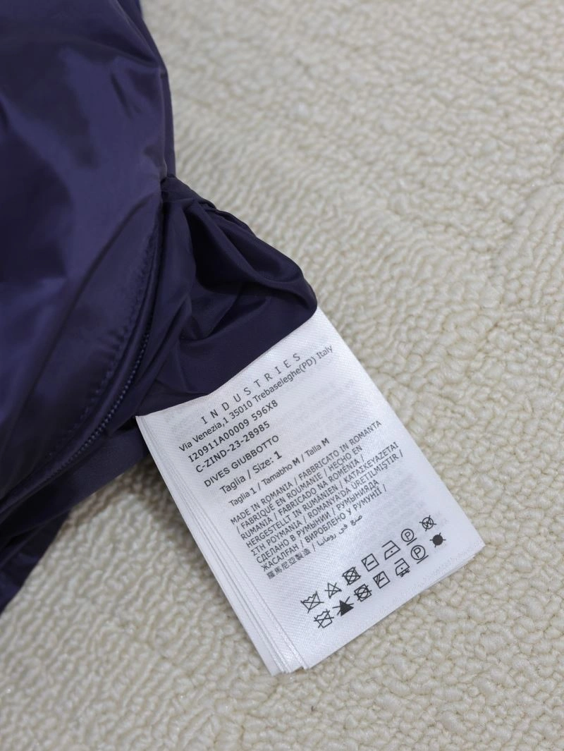Moncler Down Jackets Classic 144197
