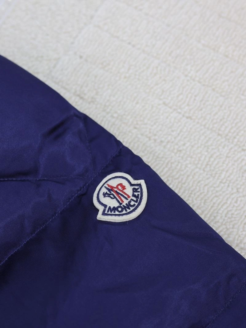 Moncler Down Jackets Classic 144197