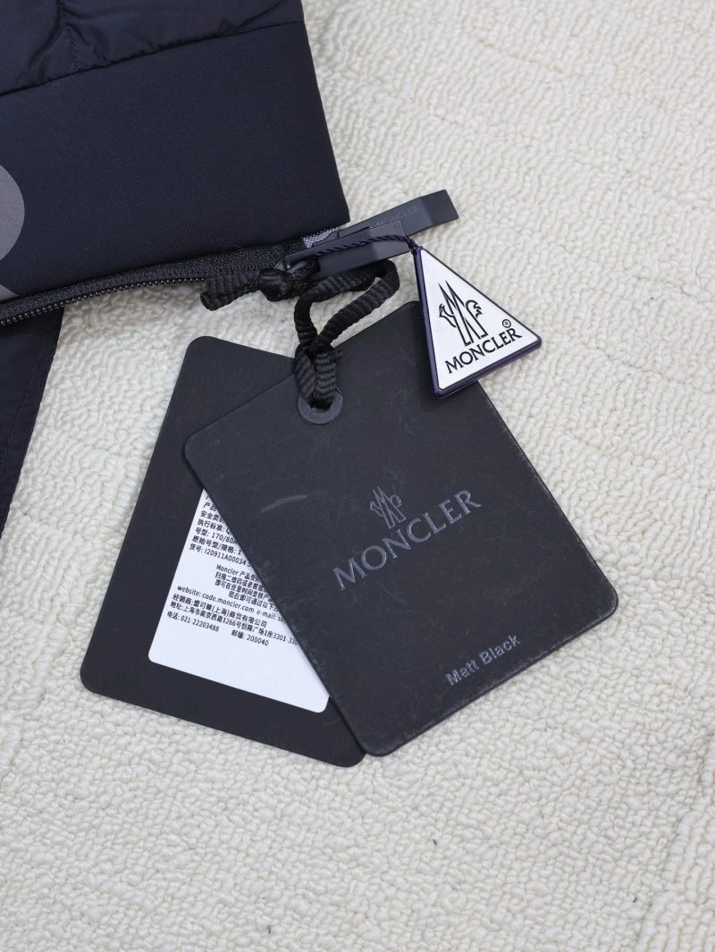 Moncler Down Jackets Packable 144196