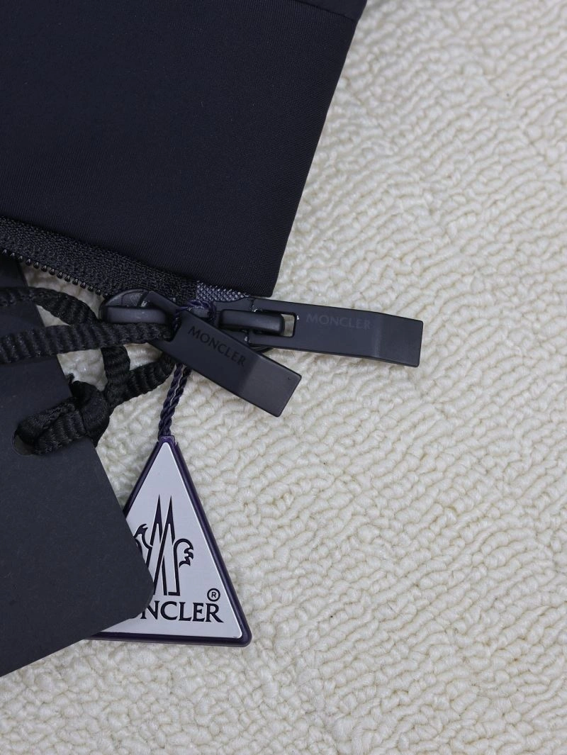 Moncler Down Jackets Packable 144196