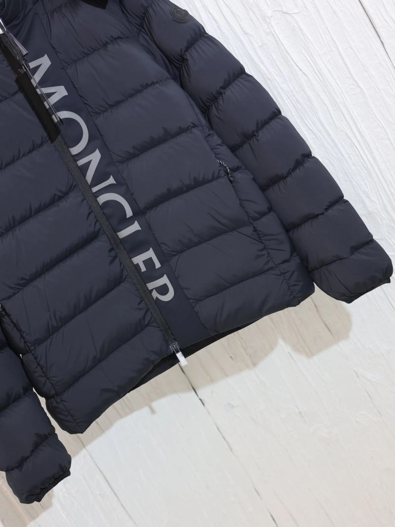Moncler Down Jackets Packable 144196