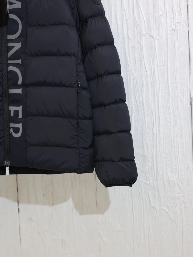 Moncler Down Jackets Packable 144196