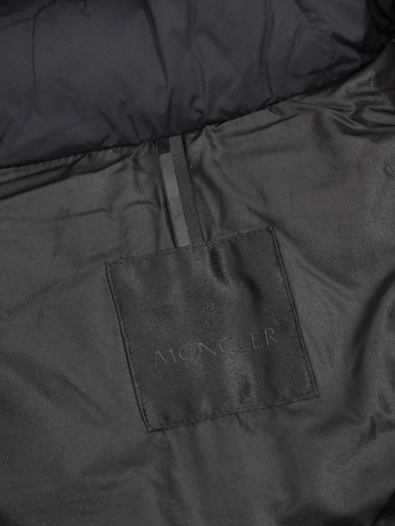 Moncler Down Jackets Packable 144196