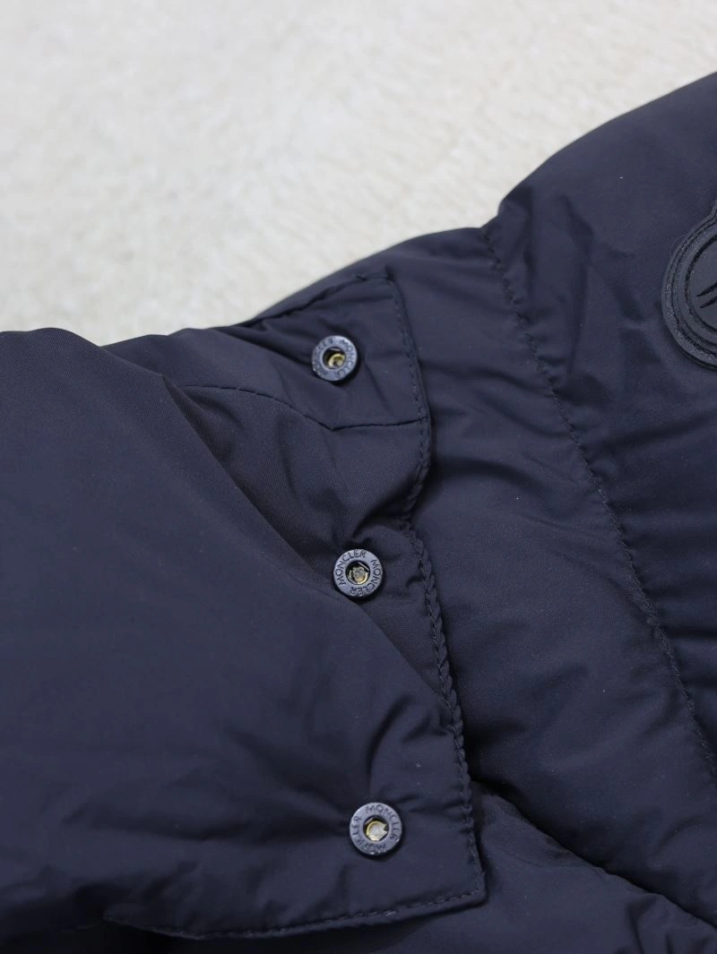 Moncler Down Jackets Packable 144196