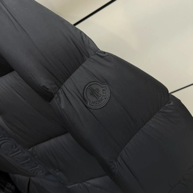 Moncler Down Jackets Comfortable 144192