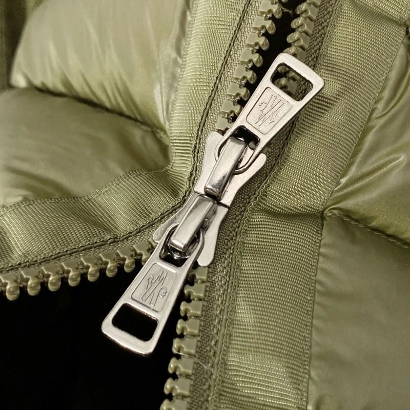 Affordable Moncler Down Jackets 144182