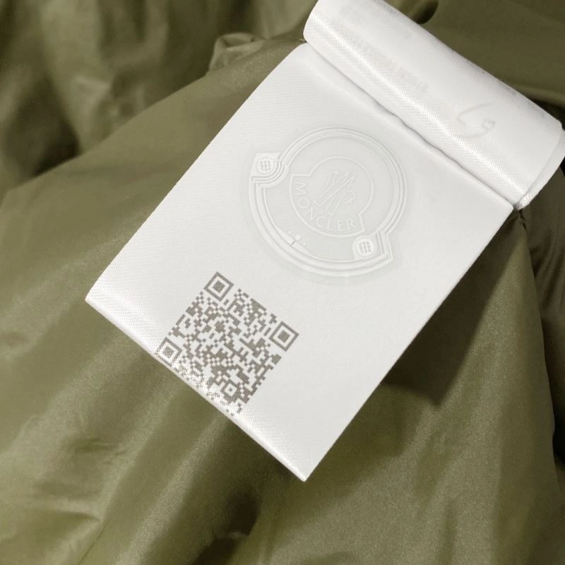 Affordable Moncler Down Jackets 144182