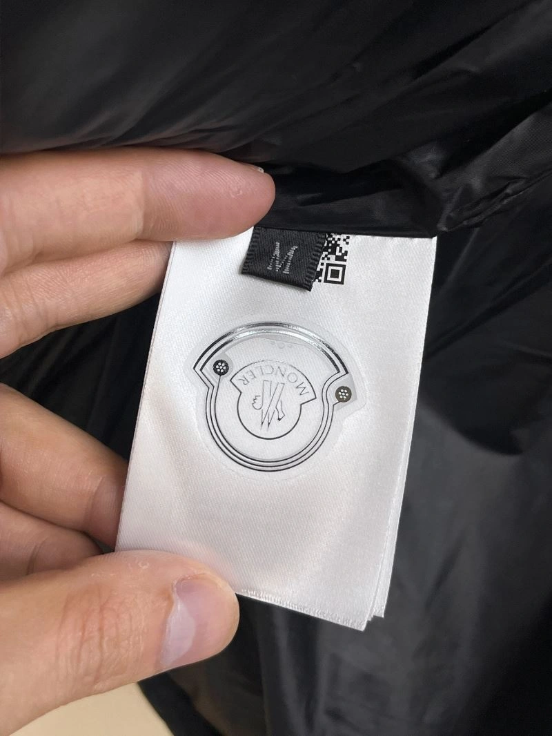 Modern Moncler Down Jackets 144191