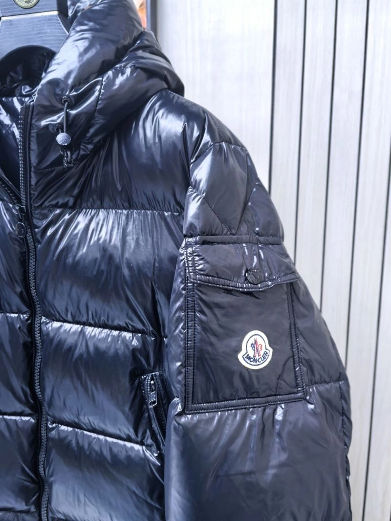 Sporty Moncler Down Jackets 144174