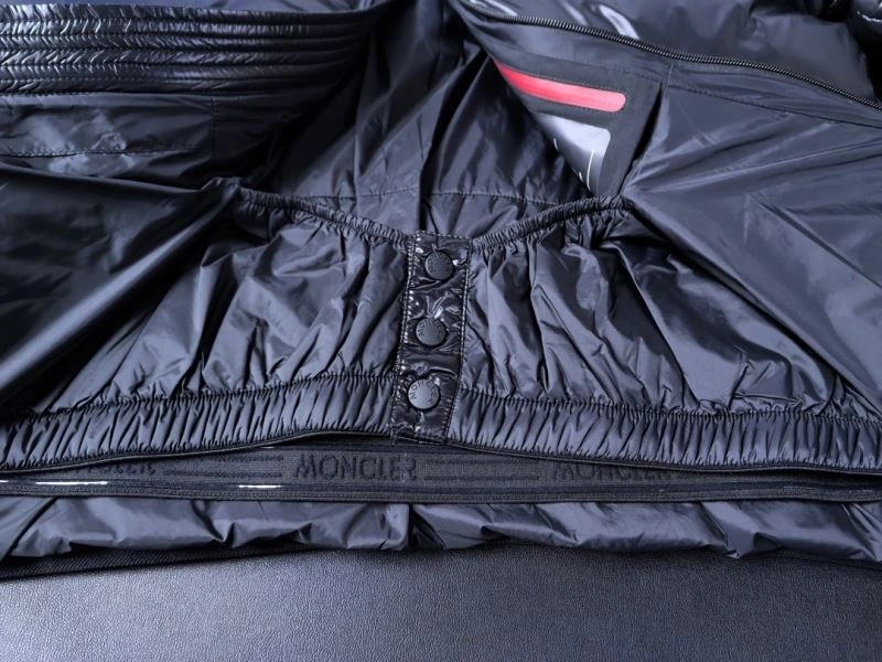Moncler Down Jackets MultiPurpose 144173