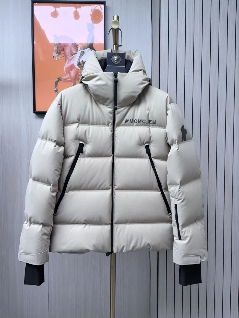 Moncler Down Jackets Breathable 144170
