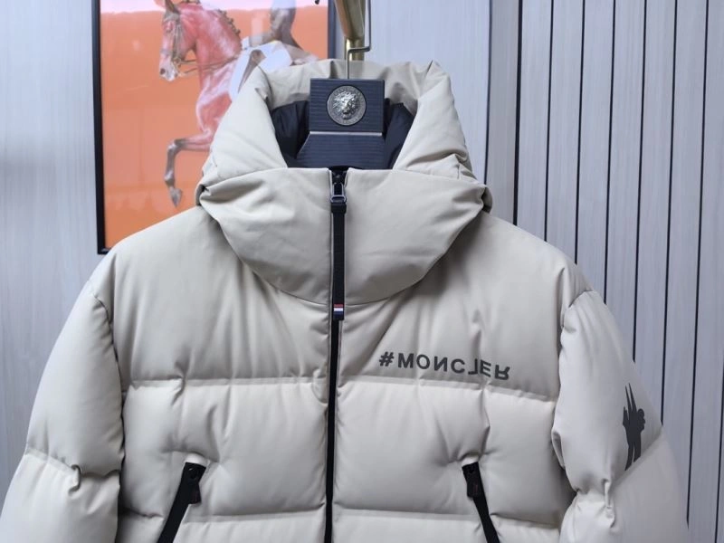 Moncler Down Jackets Breathable 144170