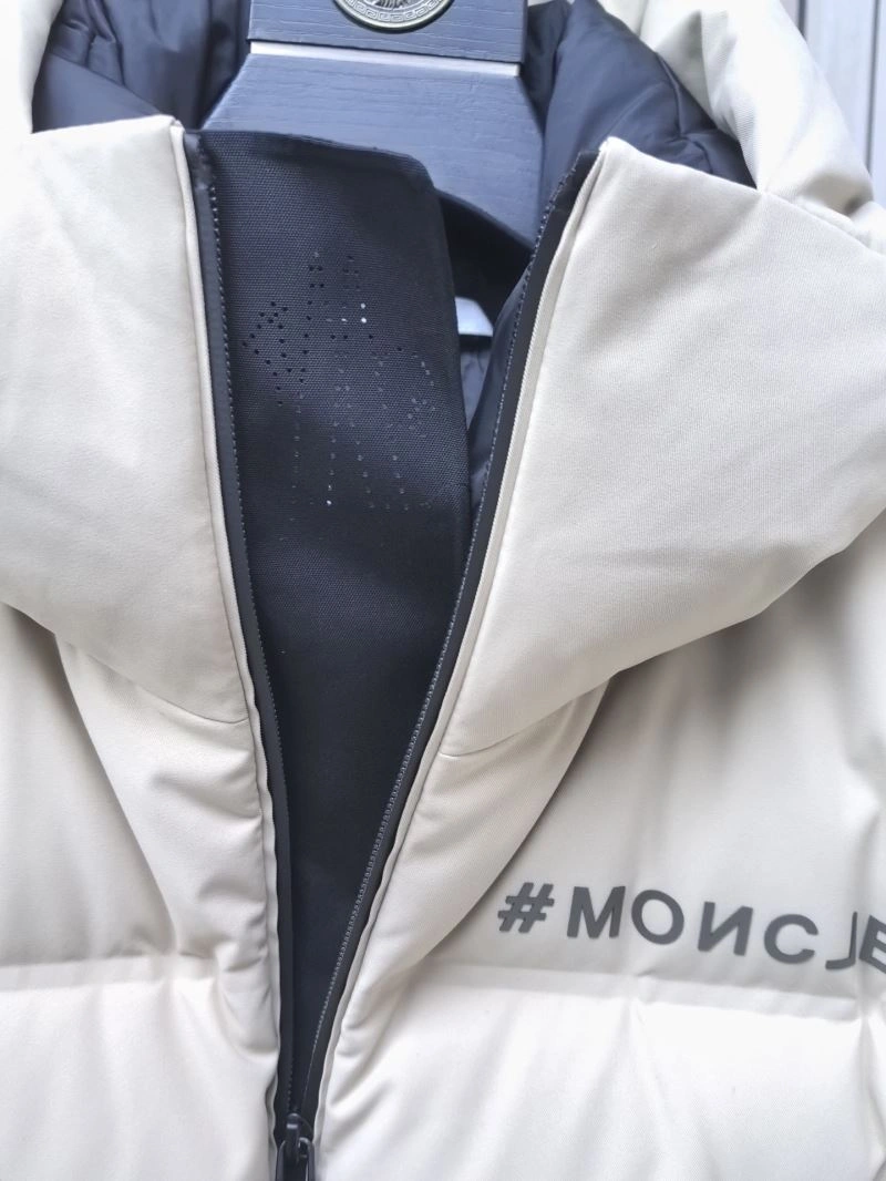 Moncler Down Jackets Breathable 144170