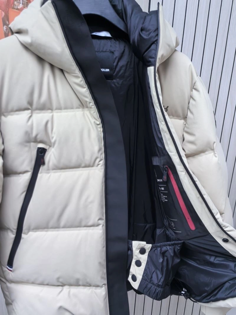 Moncler Down Jackets Breathable 144170