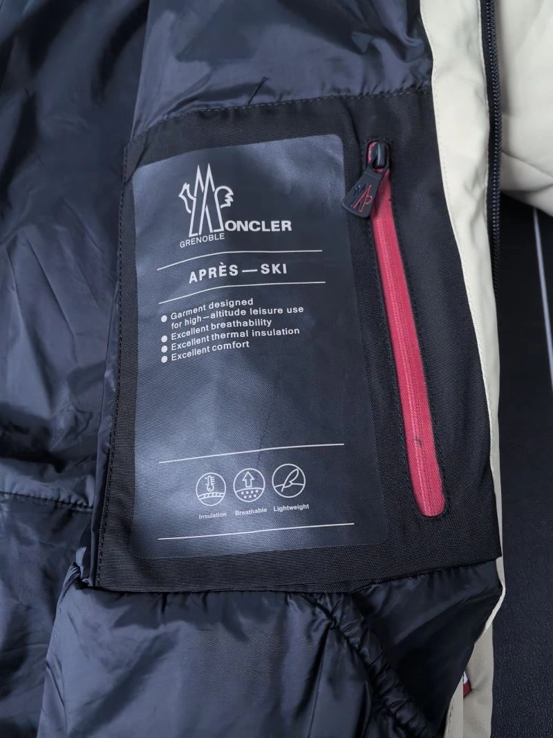Moncler Down Jackets Breathable 144170