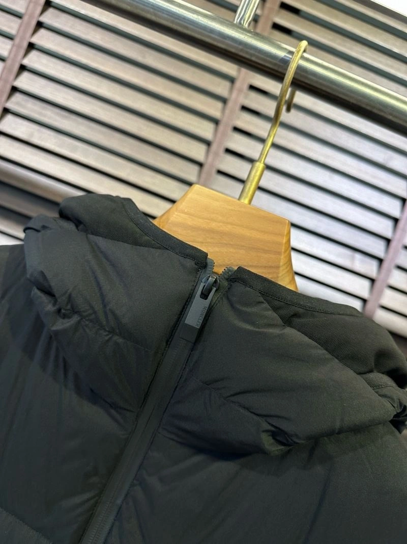 Moncler Down Jackets EasyCare 144166