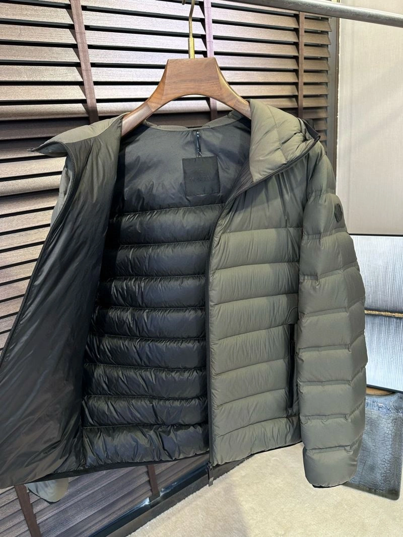 Moncler Down Jackets Comfortable 144163