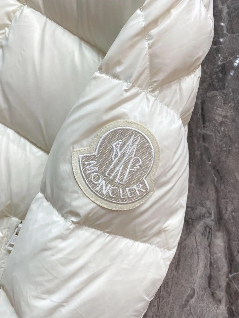 Breathable Moncler Down Jackets 144161