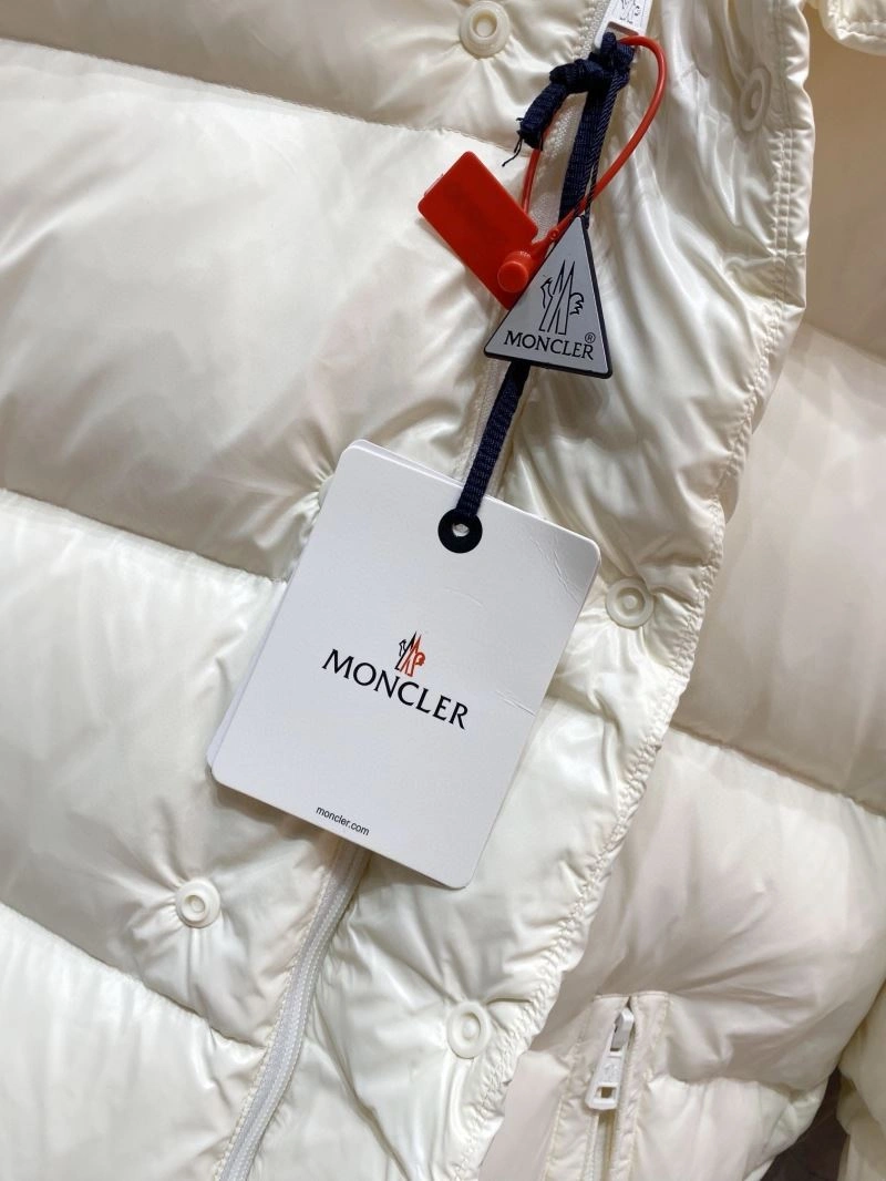 Breathable Moncler Down Jackets 144161