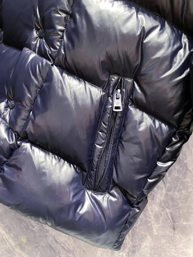 Moncler Down Jackets Sophisticated 144164