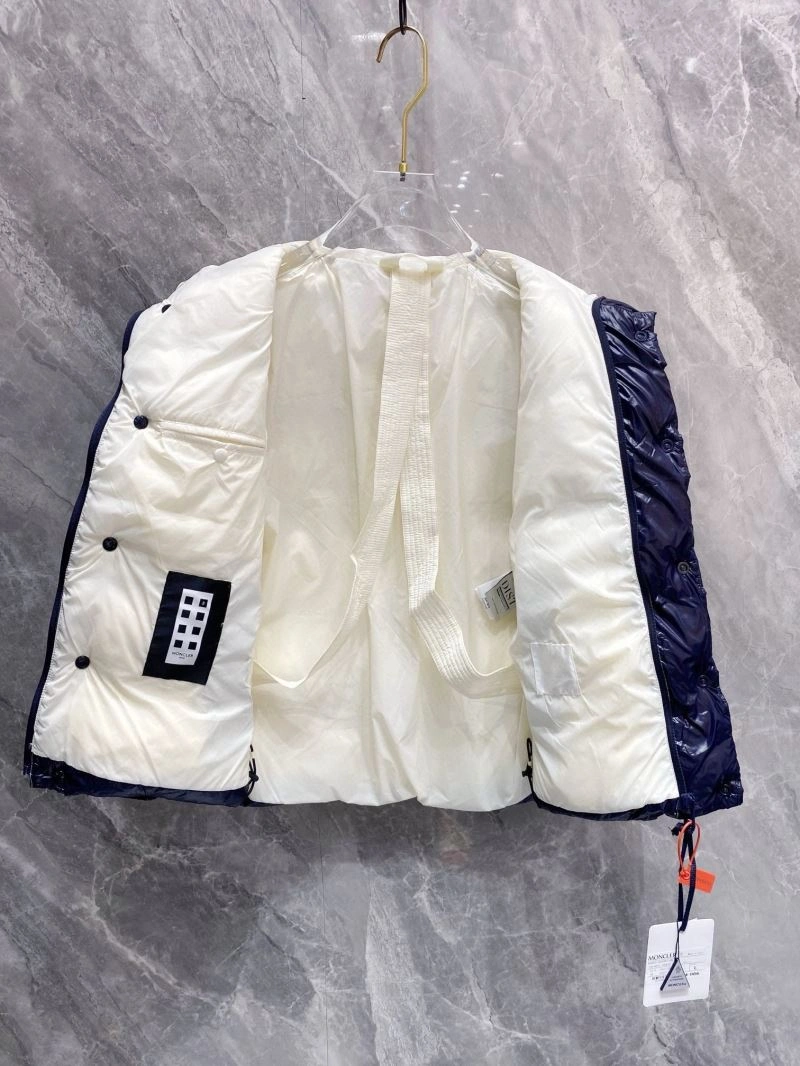 Moncler Down Jackets Sophisticated 144164