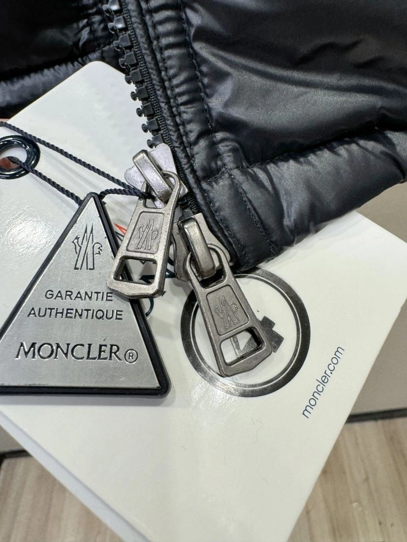 Sustainable Moncler Down Jackets 144159