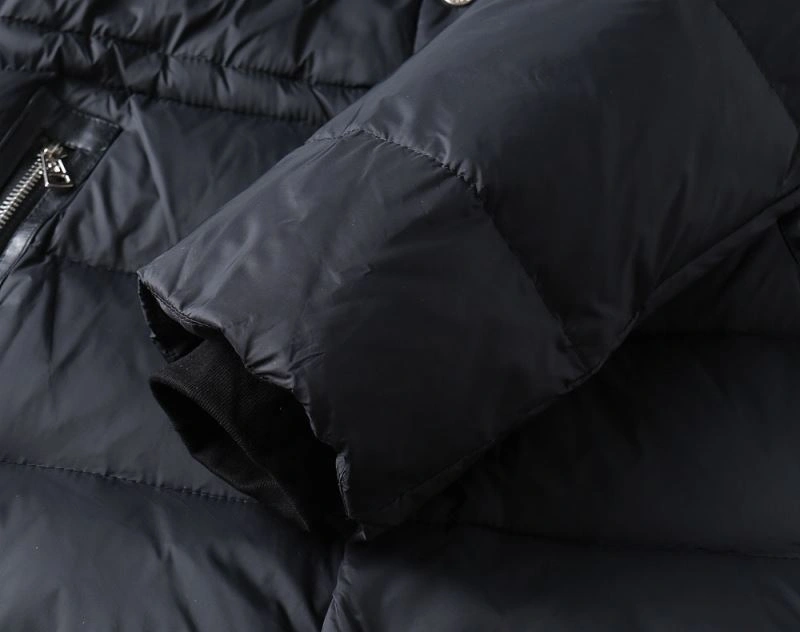 Moncler Down Jackets Versatile 144160