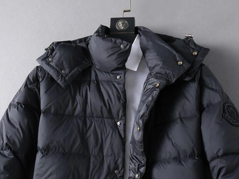 Moncler Down Jackets Versatile 144160