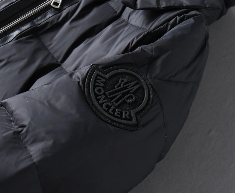 Moncler Down Jackets Versatile 144160