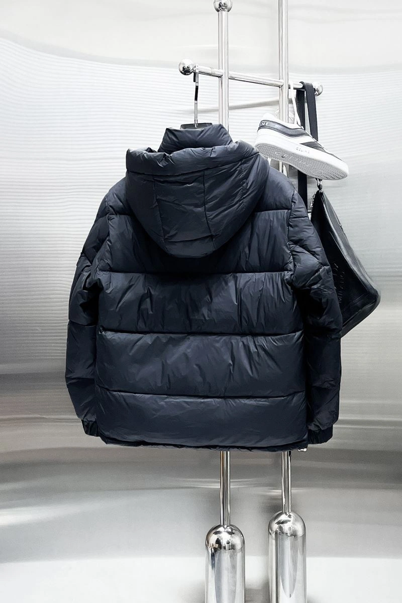 Sustainable Moncler Down Jackets 144175