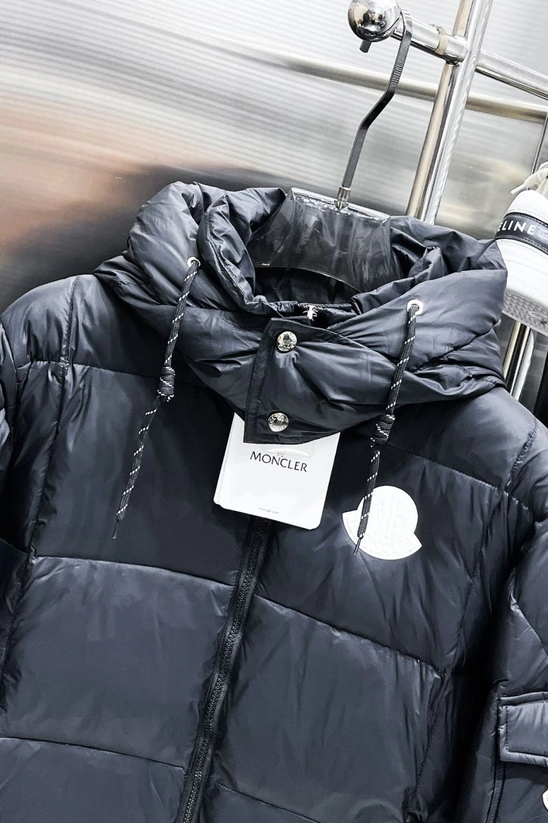 Sustainable Moncler Down Jackets 144175