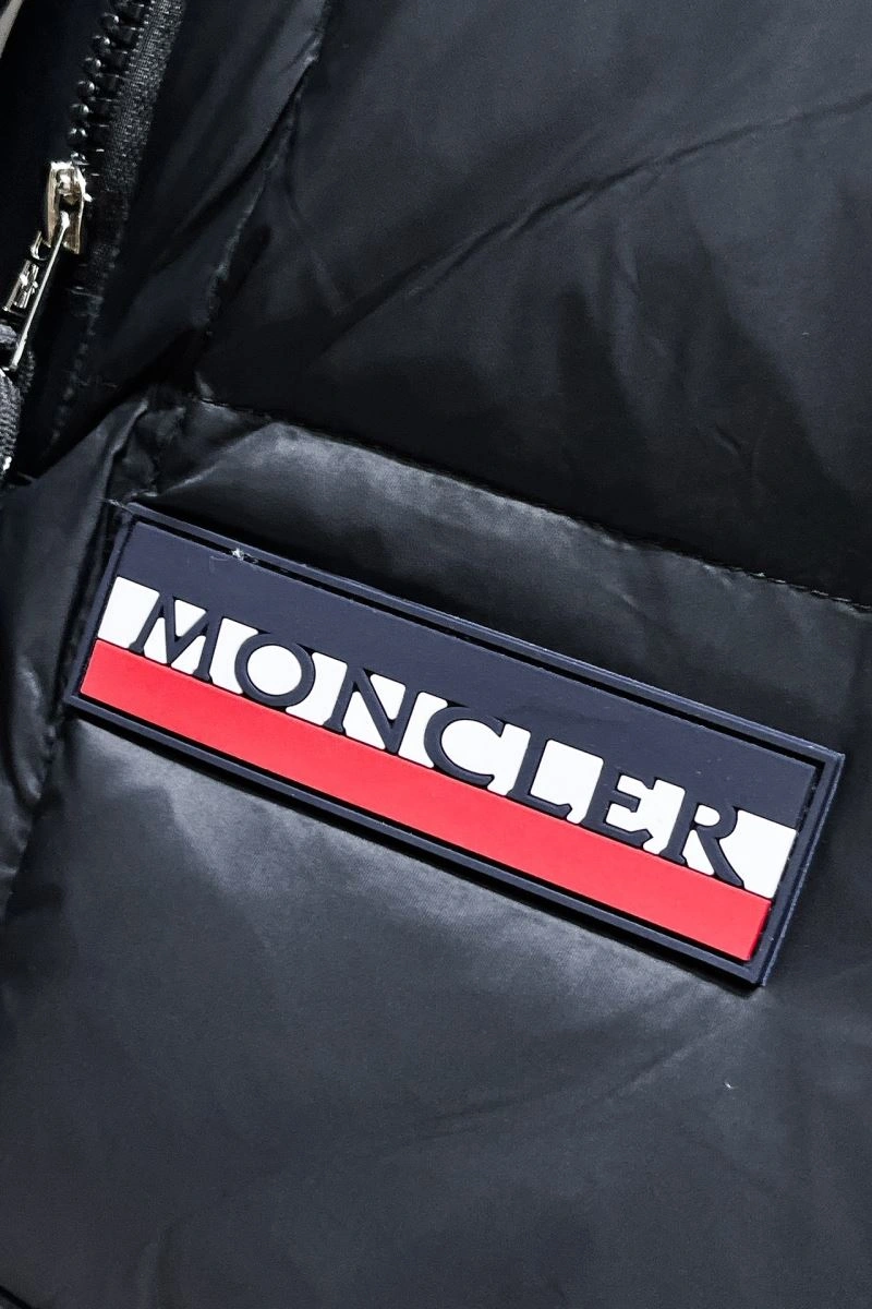 Sustainable Moncler Down Jackets 144175