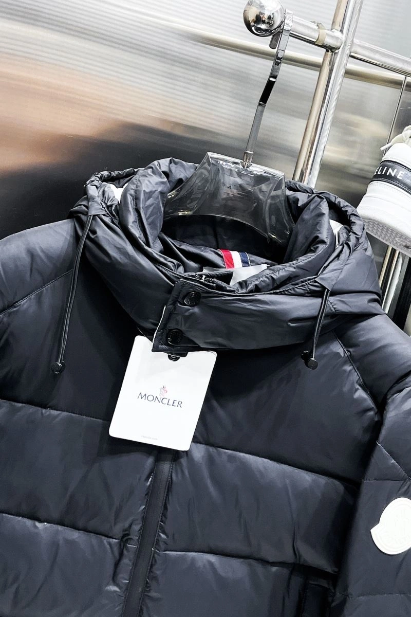Breathable Moncler Down Jackets 144158
