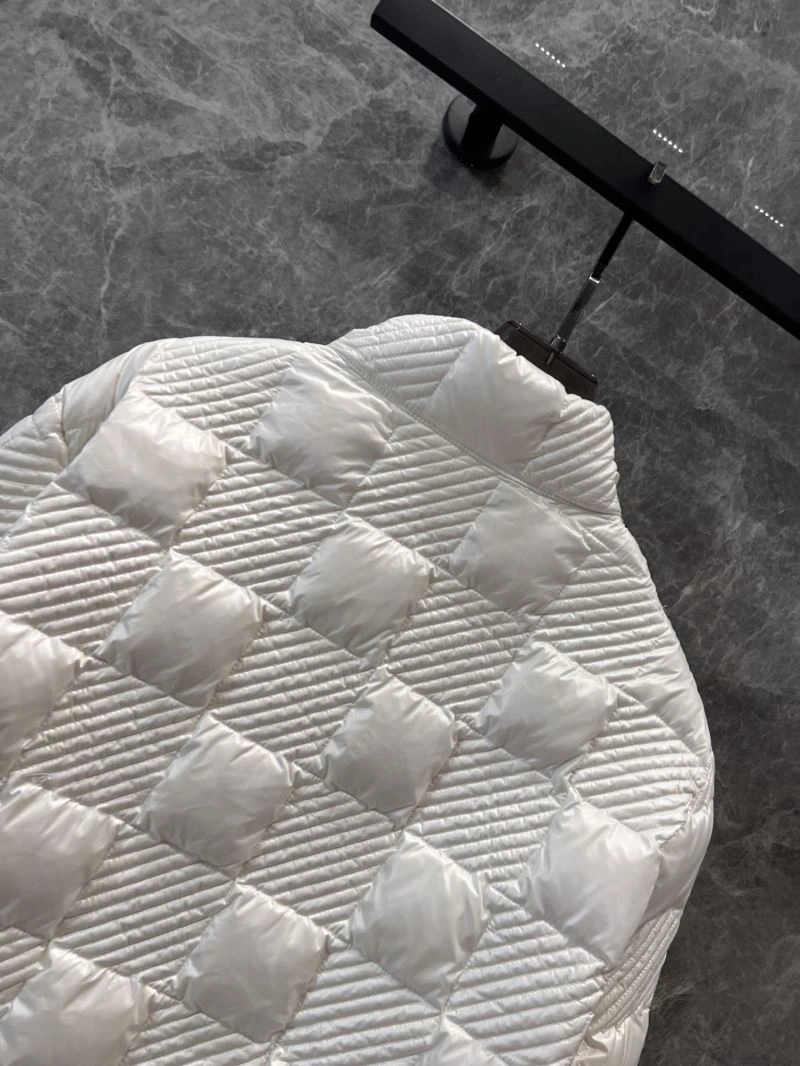 Sustainable Moncler Down Jackets 144144
