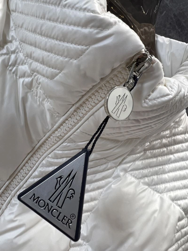 Sustainable Moncler Down Jackets 144144
