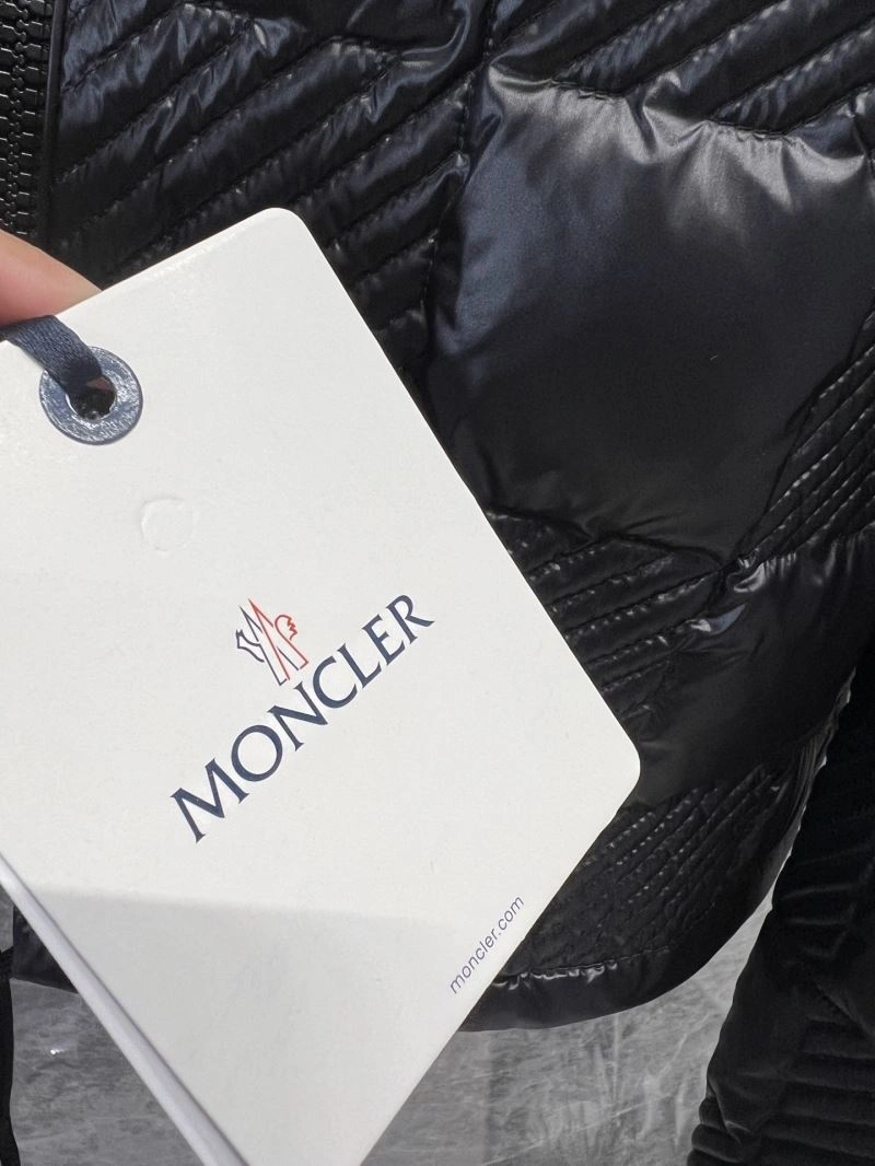 Casual Moncler Down Jackets 144148