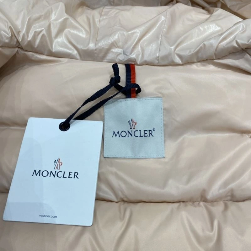 Moncler Down Jackets Functional 144154