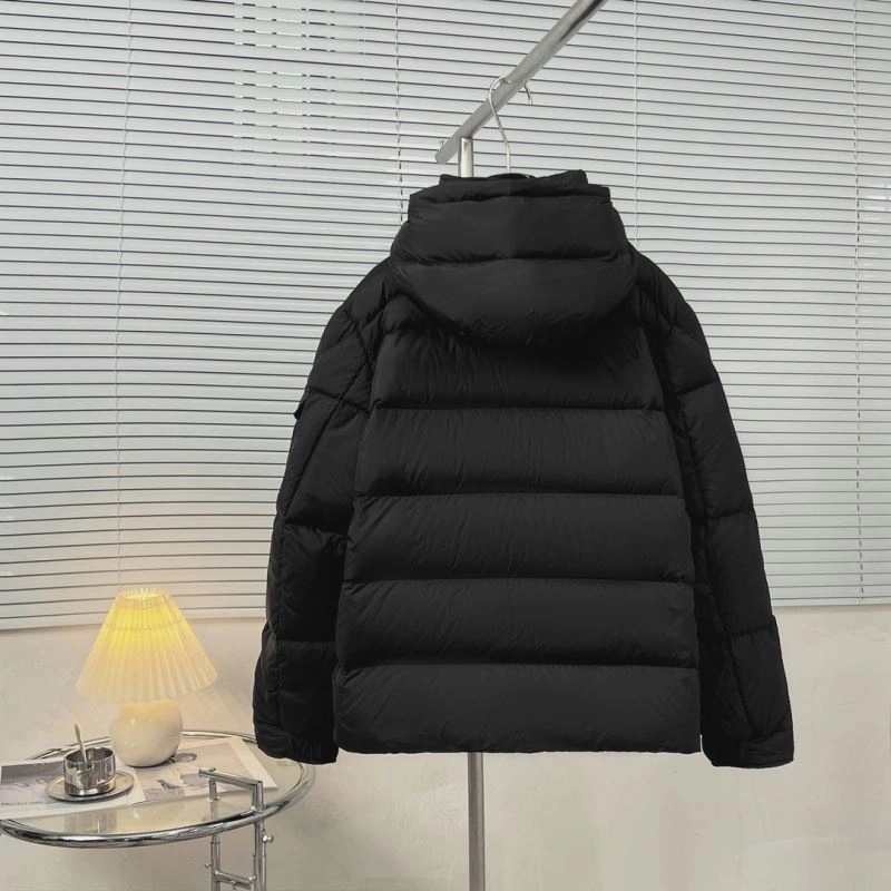Moncler Down Jackets Breathable 144142