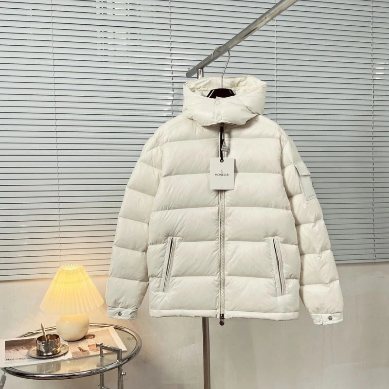 Moncler Down Jackets Durable 144134