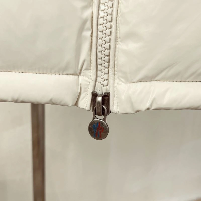 Moncler Down Jackets Durable 144134