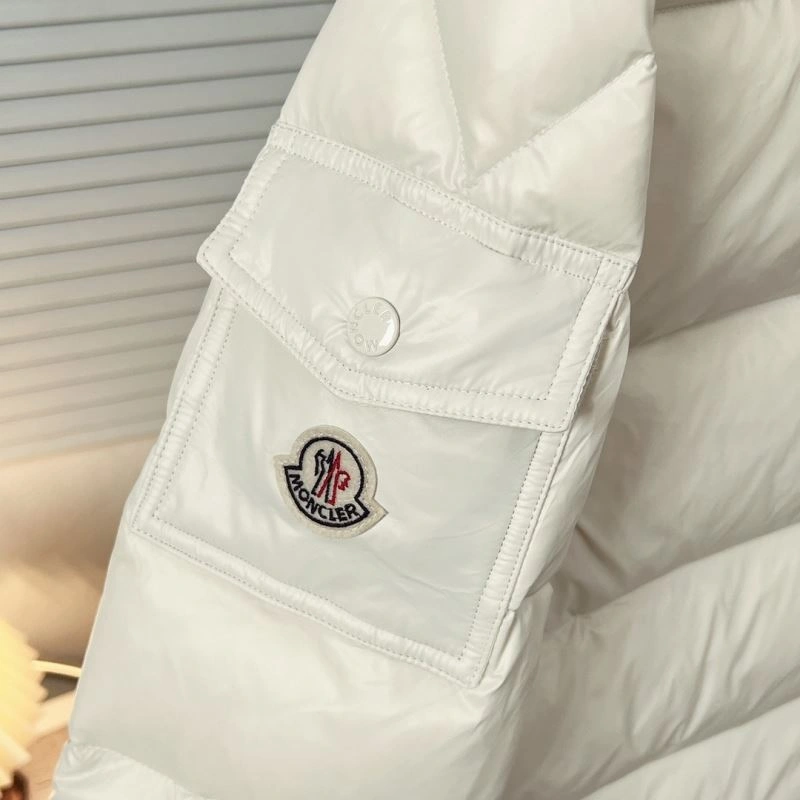 Moncler Down Jackets Durable 144134