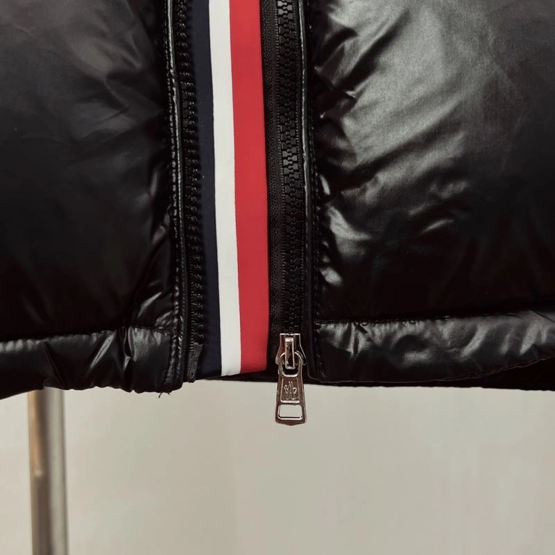 Moncler Down Jackets Comfortable 144141