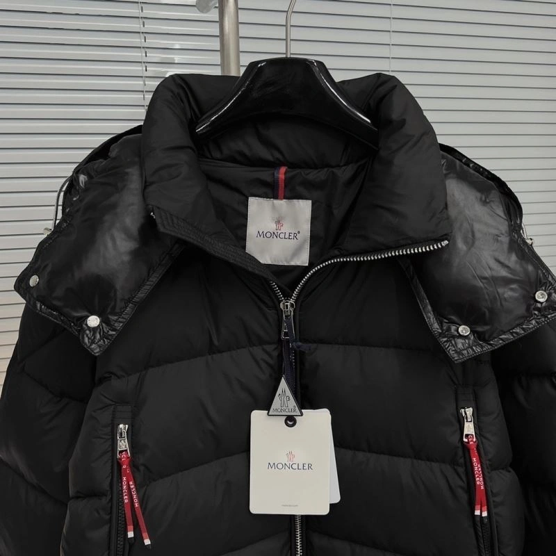 Effortless Moncler Down Jackets 144133