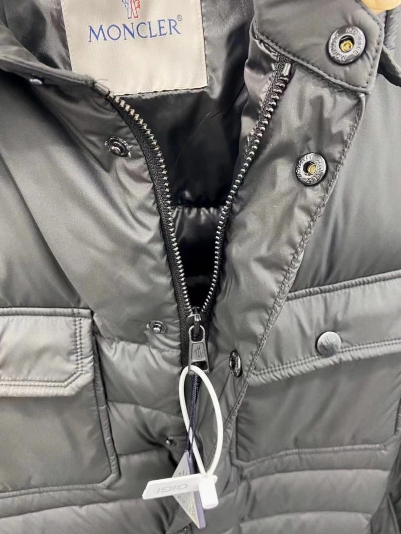 Moncler Down Jackets Colorful 144137