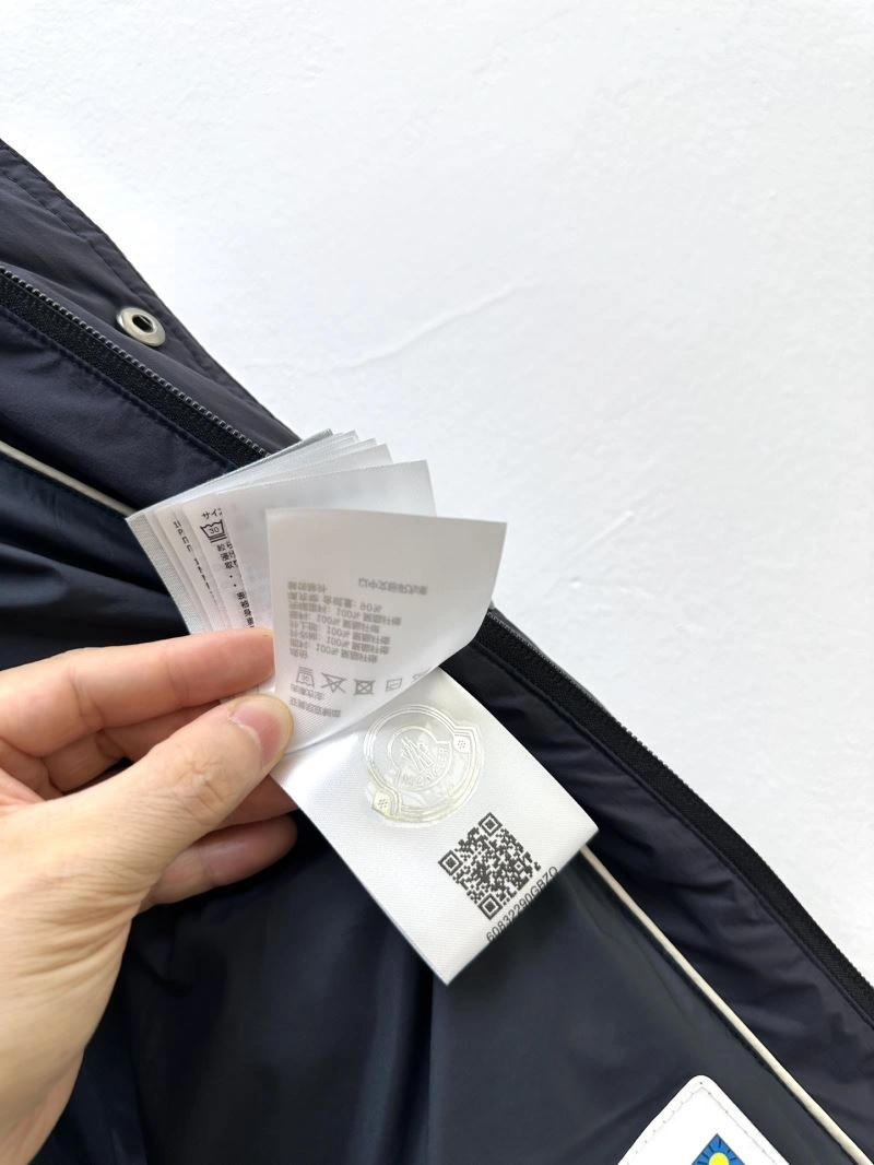 Durable Moncler Down Jackets 144132