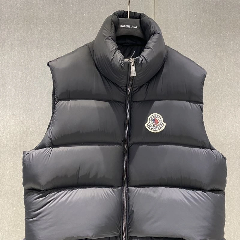 FashionForward Moncler Down Jackets 139504